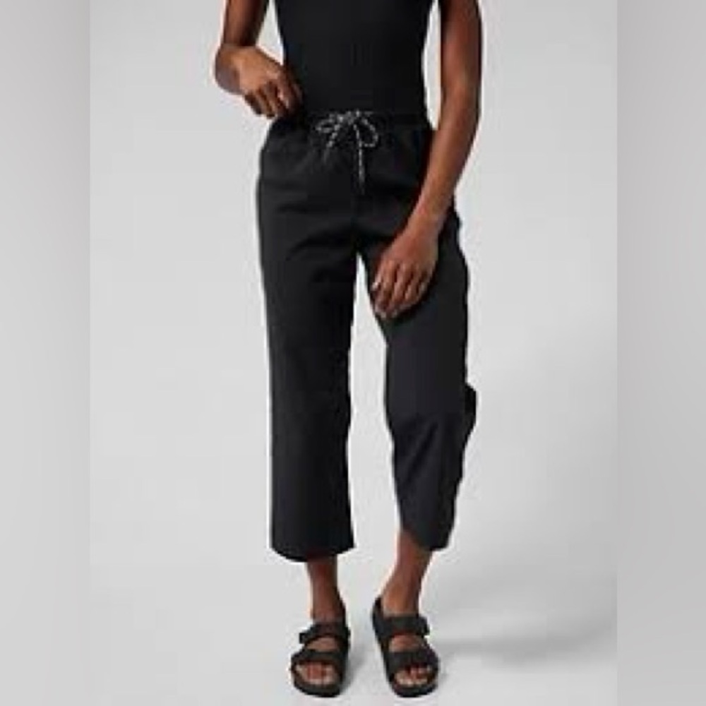 Athleta Trekkie Straight Crop Pant
